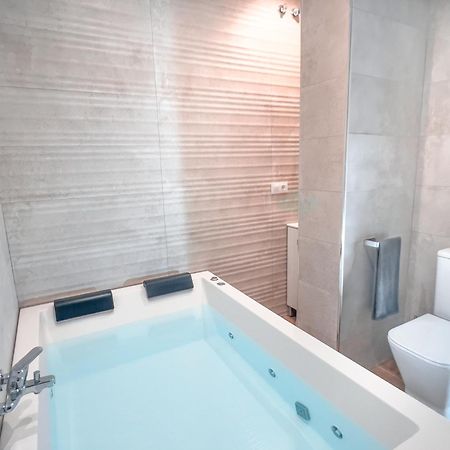 Acogedor Estudio En Triana Con Jacuzzi Y Wifi Sevilla Eksteriør bilde