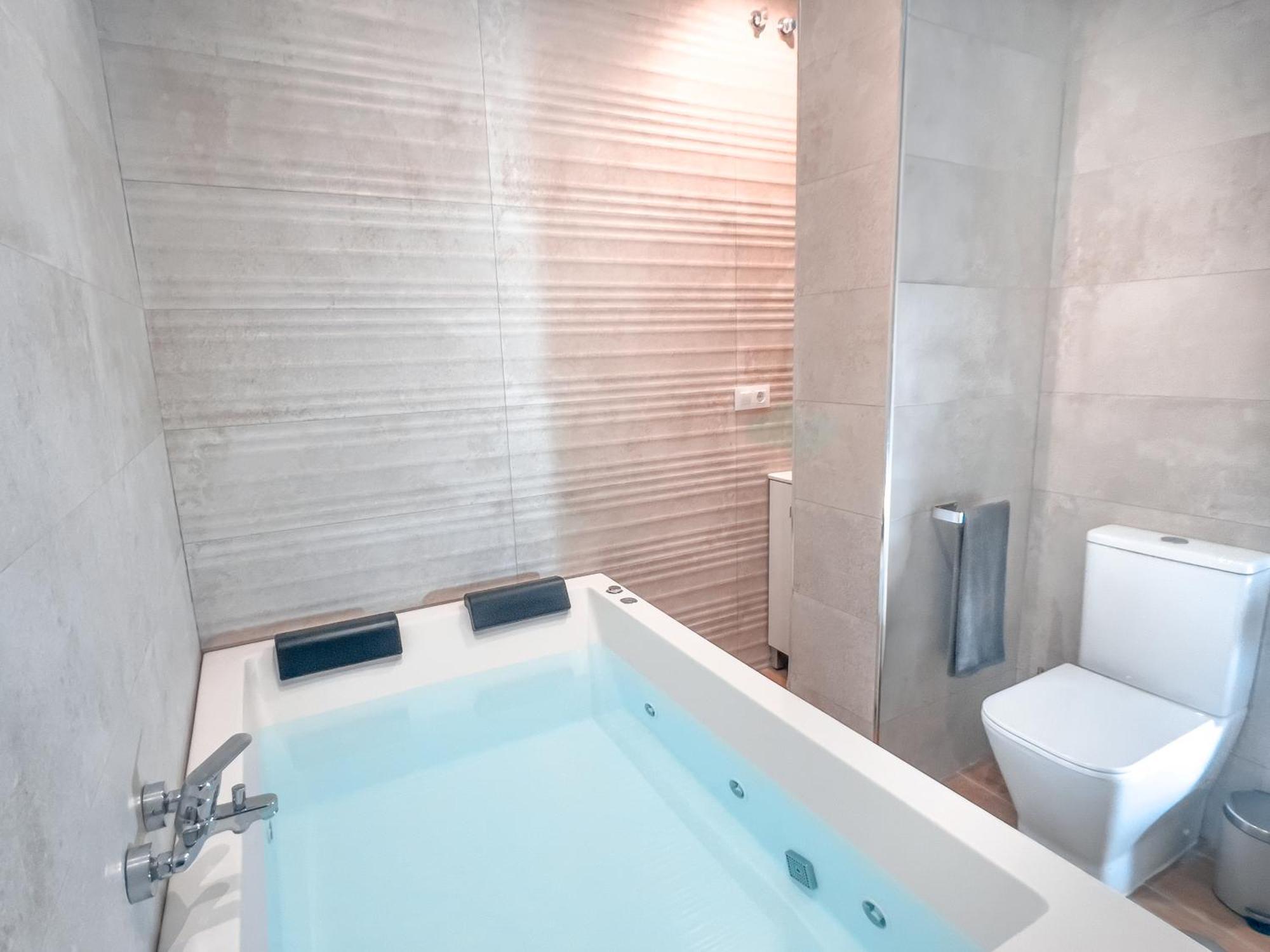 Acogedor Estudio En Triana Con Jacuzzi Y Wifi Sevilla Eksteriør bilde